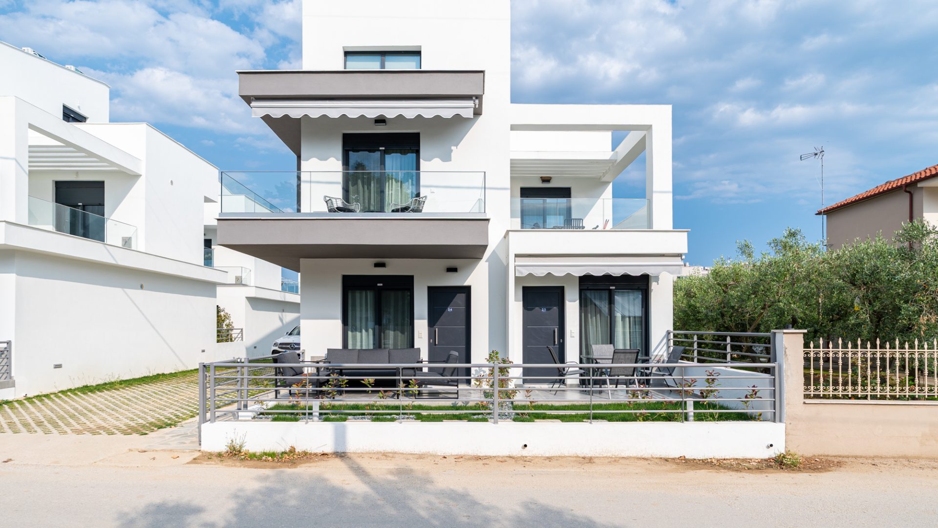 Danai B+D 10-06-2025 2000px-120